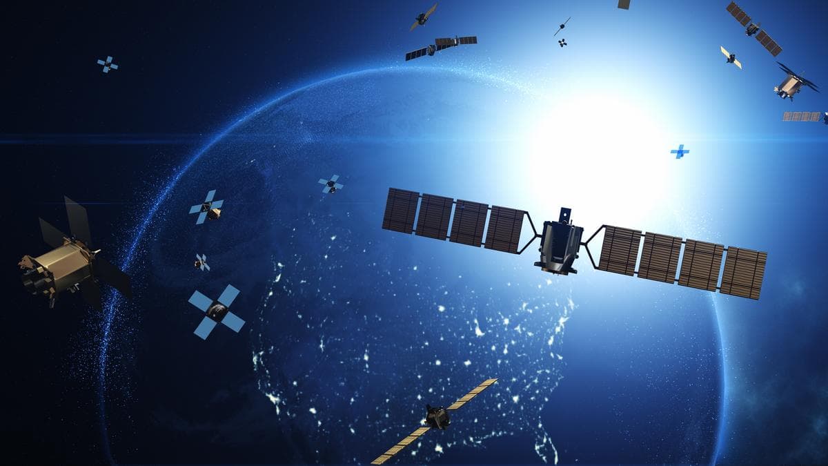 Commercial Satellite Networks in Warfare: Strategic Risks of Private Tech Dependencies